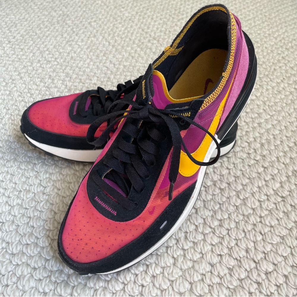 Nike Waffle One running shoes